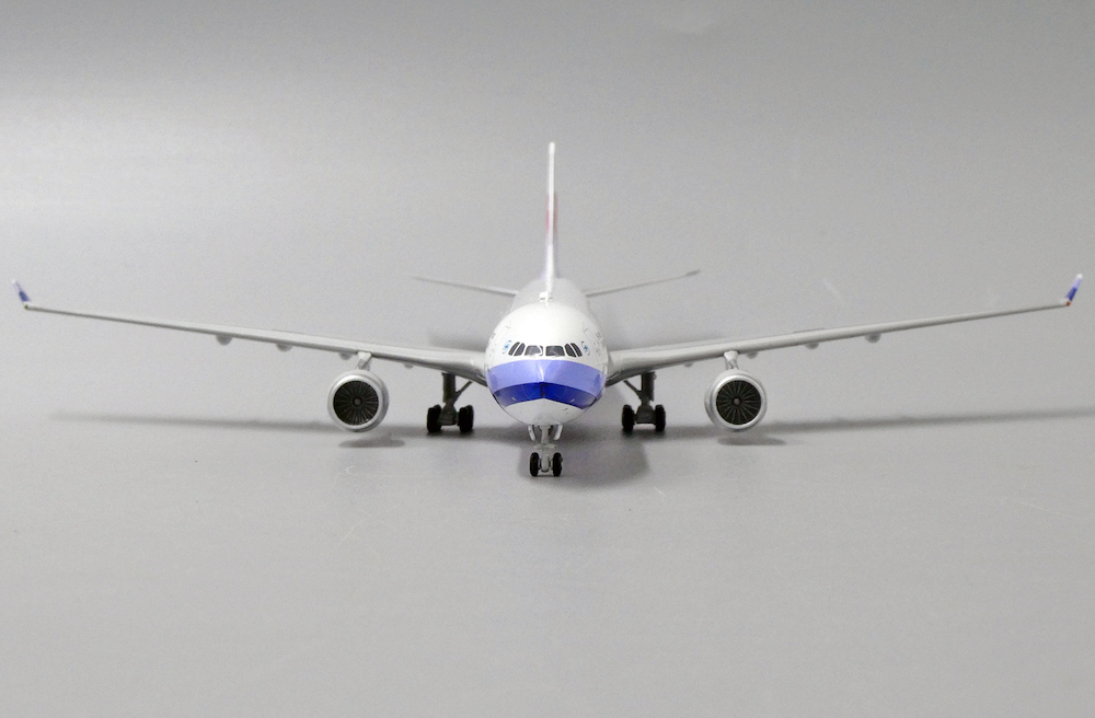 JC Wings XX4193 Airbus A330-300 China Airlines B-18302