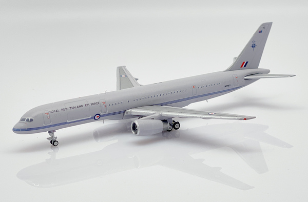 Boeing 757-200 Royal New Zealand Air Force NZ7571 XX4443