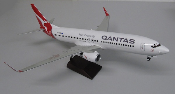Boeing 737-800 Qantas VH-VXM MMY3701