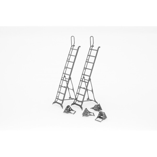 Mikoyan MiG25PU Foxbat Ladders and Chocks LP48062