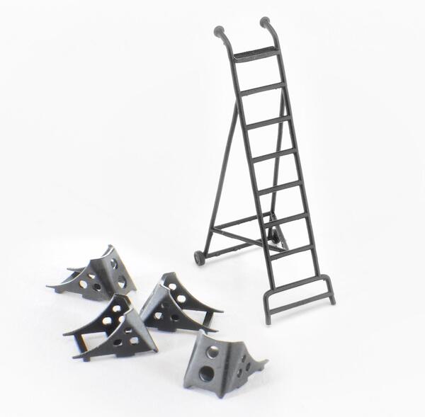 Mikoyan MiG21 Fishbed Ladder and chocks LP72010