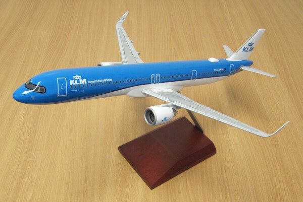 Airbus A321neo KLM PH-AXA  LU093