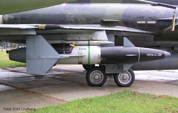 Rb04E missiles w. launchers for SAAB AJ37 Viggen (2x)  K4897