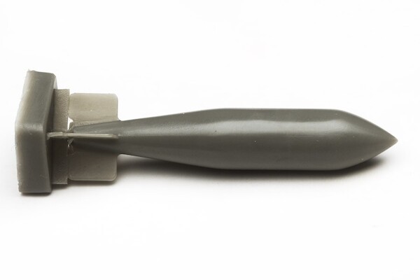 3 x 500kg bomb m/56 Lyra / RAF 1000 lb bomb K7265