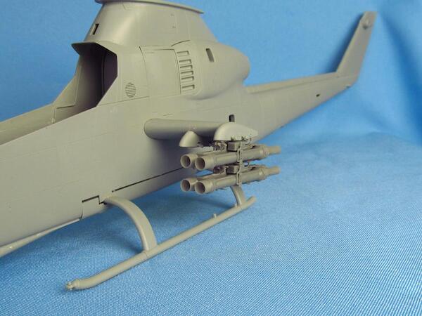 M65 Rocket Launcher  for AH1 Cobra  (ICM)  MDR3213