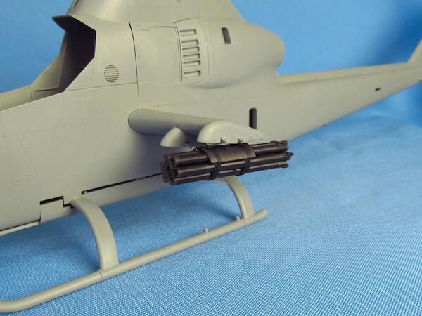 XM158 2,75 inch Rocket Launcher  for AH1 Cobra  (ICM)  MDR3215