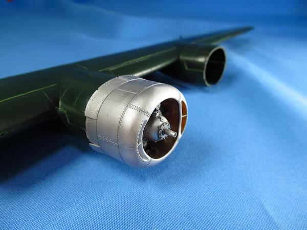 B24 Liberator engines with Cowlings (Revell/Monogram) MDR48198
