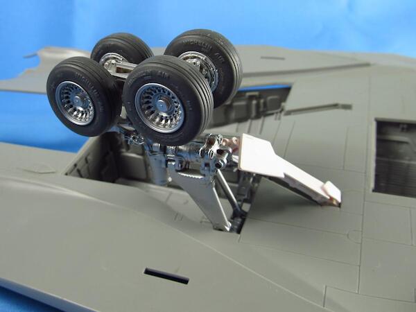 B1B Lancer Landing gear (Revell) MDR48226