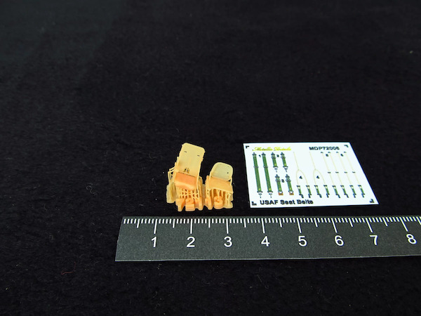 A26 Invader seats (2x)  MDR72113
