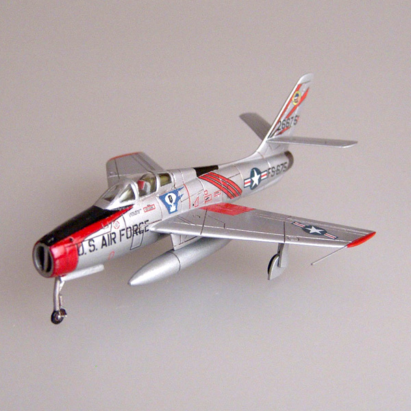 Republic F84F Thunderstreak mwg144045