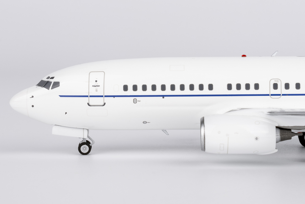 ぽ*ん様 737-700 1/200 c-40b インフライト　エアフォース 737-700 1/200 c-40b インフライト エアフォース