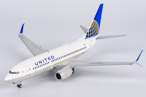 Boeing 737-700 United Airlines N16703  05011