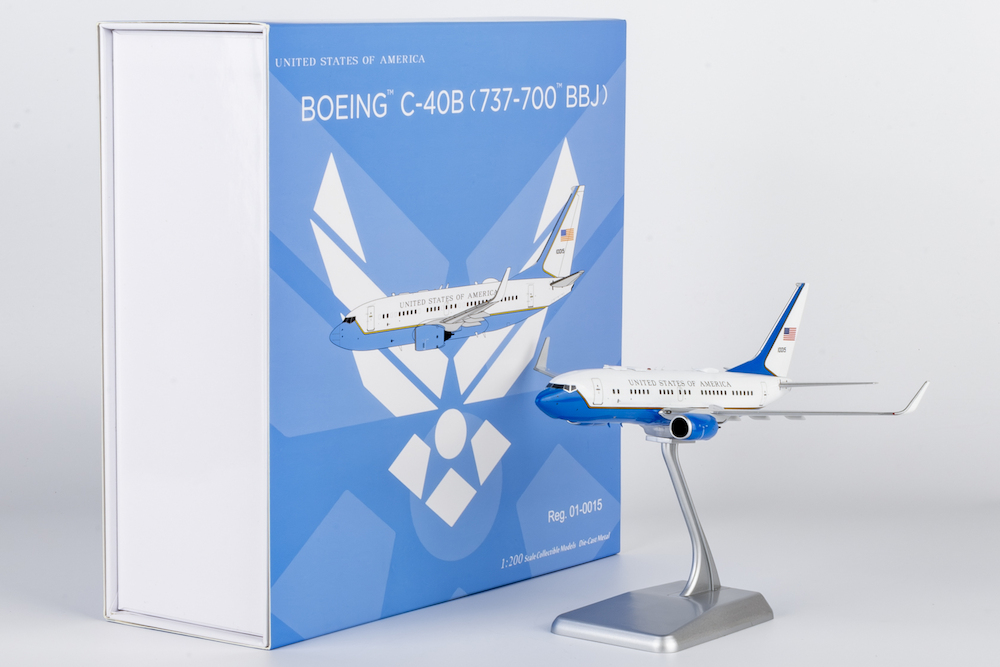737-700 1/200 c-40b インフライト　エアフォース Varig Boeing B737-700 PR-VBZ Inflight 200 IF7370812B ezToys