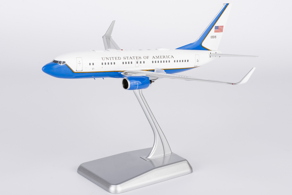 ぽ*ん様 737-700 1/200 c-40b インフライト　エアフォース NG Models 05016 Boeing 737-700BBJ C-40B US Air Force 01-0015