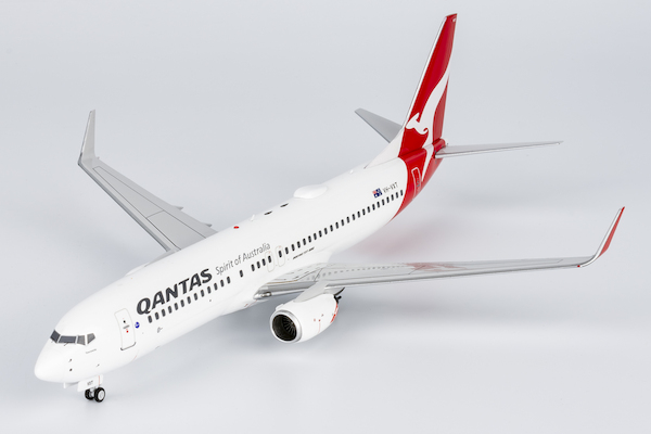 Boeing 737-800 Qantas "Townsville" VH-VXT  08025