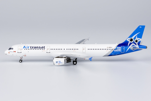 Airbus A321neo Air Transat kids club C-GEZJ  13070