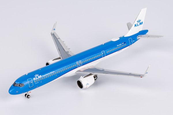 Airbus A321neo KLM "Koninginnepage / Swallowtail" PH-AXA  13109