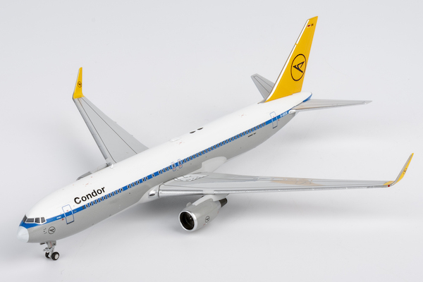 Boeing 767-300ER Condor Retro colors D-ABUM with white nose 17009