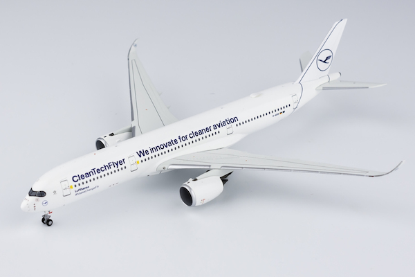Airbus A350-900 Lufthansa D-AIVD Cleantechflyer 39040