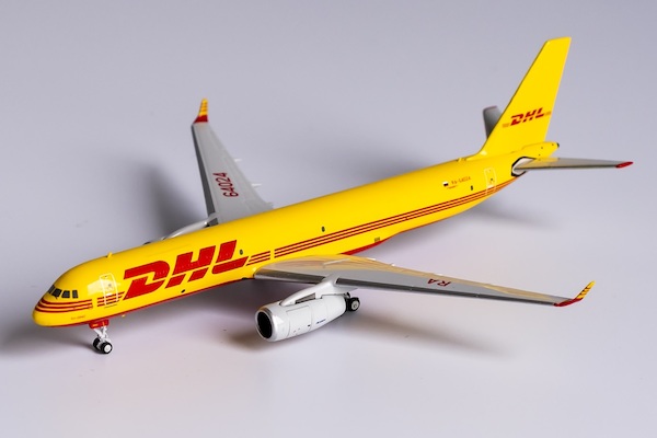 Tupolev Tu204-100S DHL 40005