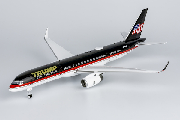Boeing 757-200 Trump Force One / The Trump Organization N757AF 42037