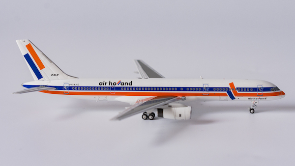 Boeing 757-200 Air Holland PH-AHE 53095