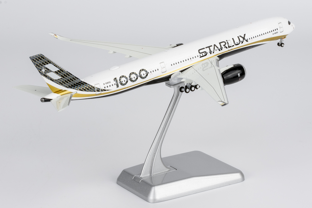 NG Models 57025 Airbus A350-1000 Starlux Airlines B-58551 Carbon