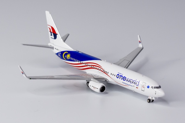 Boeing 737-800 Malaysia Airlines 9M-MXC oneworld in Negaraku colors  58112