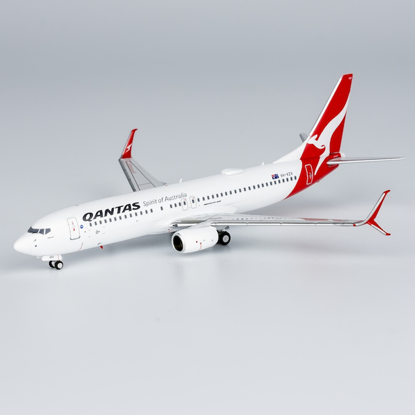 Boeing 737-800 Qantas VH-VZV 2nd Qantas Boeing 737 to wear the split scimitar winglets 'Palm Cove'  58237