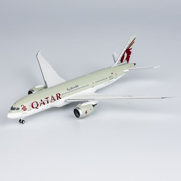 Boeing 787-8 Dreamliner Qatar Airways A7-BCB with 25th anniversary sticker 59011