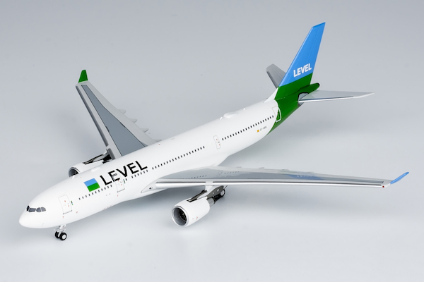 Airbus A330-200 Level EC-NRG  61063