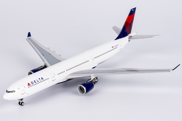 Airbus A330-300 Delta Air Lines N815NW 62068