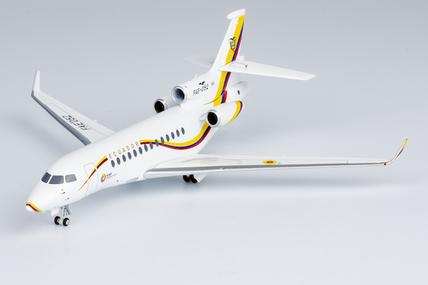 Falcon 7X Ecuador Air Force FAE-052 71022