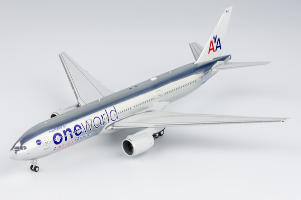 Boeing 777-200ER American Airlines oneworld N796AN chrome 72047