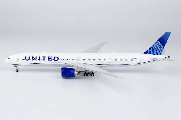 Boeing 777-300ER United Airlines N2352U 73008