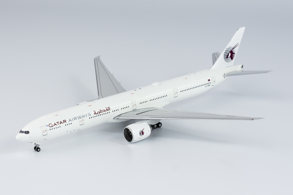 Boeing 777-300ER Qatar Airways A7-BOC retro livery 73017