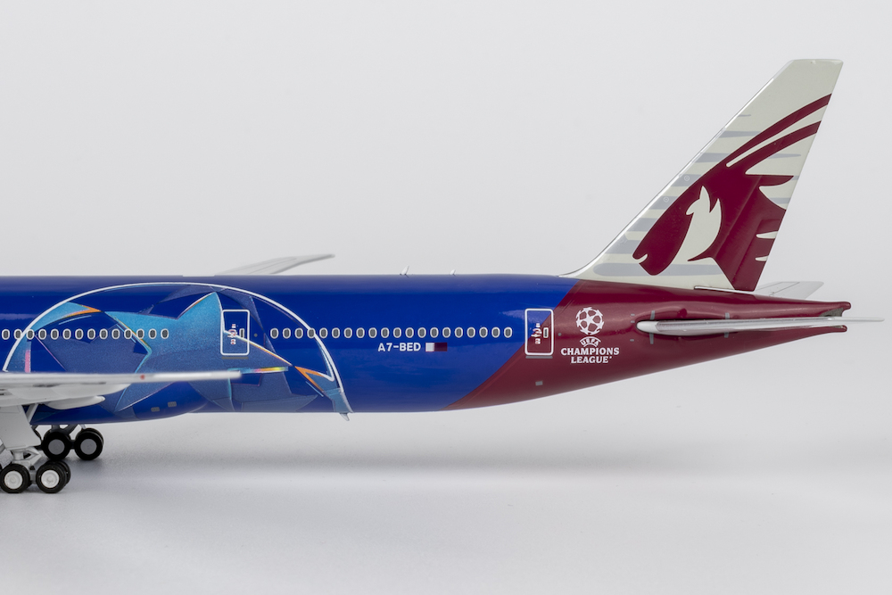 NG Models 73084 Boeing 777-300ER Qatar Airways 