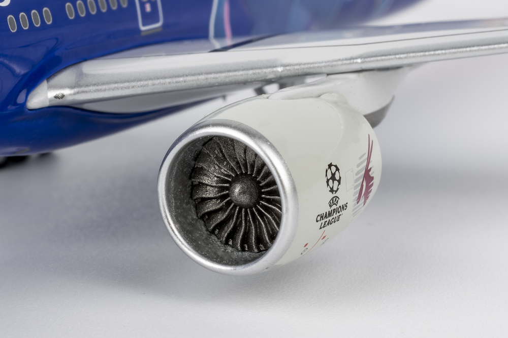 NG Models 73084 Boeing 777-300ER Qatar Airways 