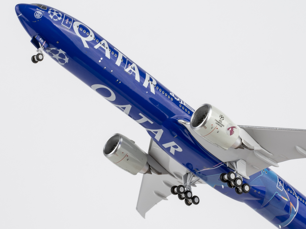 NG Models 73084 Boeing 777-300ER Qatar Airways 