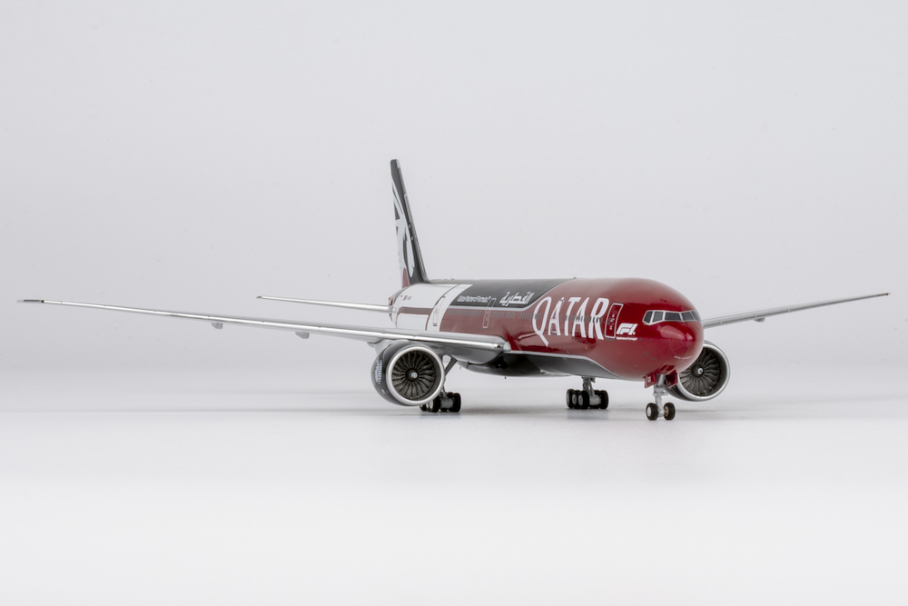 NG Models 73096 Boeing 777-300ER Qatar Airways 