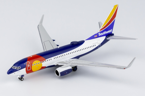 Boeing 737-700 Southwest Airlines N230WN Colorado One (Heart One cs)  77021