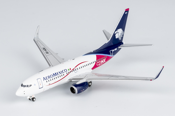 Boeing 737-700 AeroMexico "CDMX" XA-AGM 77030