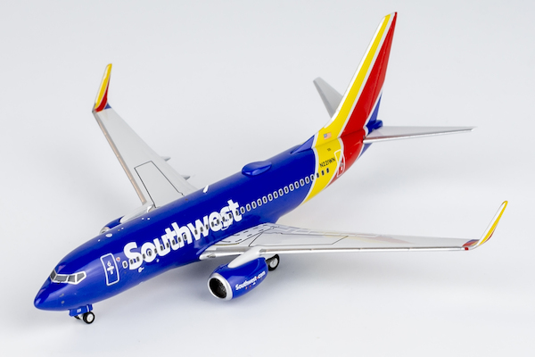 Boeing 737-700 Southwest Airlines N221WN 77042