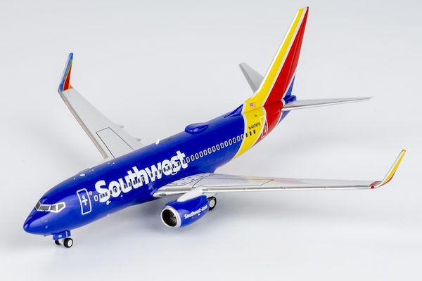 Boeing 737-700 Southwest Airlines N410WN  77043