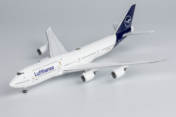 Boeing 747-8 Lufthansa D-ABYA TEAM D  78033