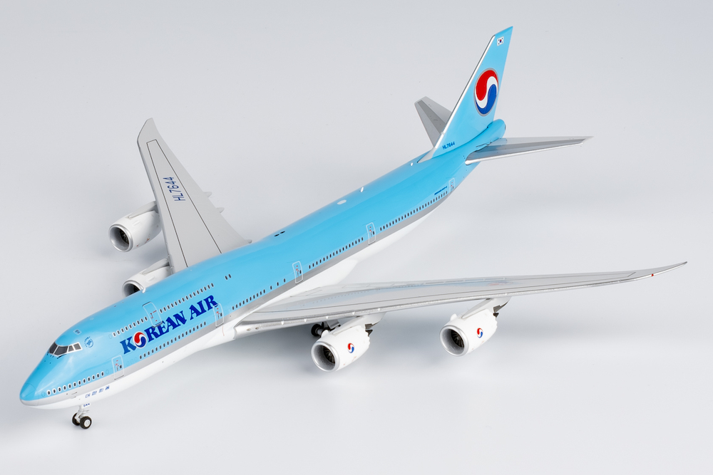 1:200 Gemini / JC Wings QATAR AIRWAYS Boeing 747-8 A7-HHE