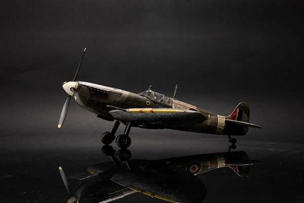 Spitfire MKIXc-EN398  2WW01