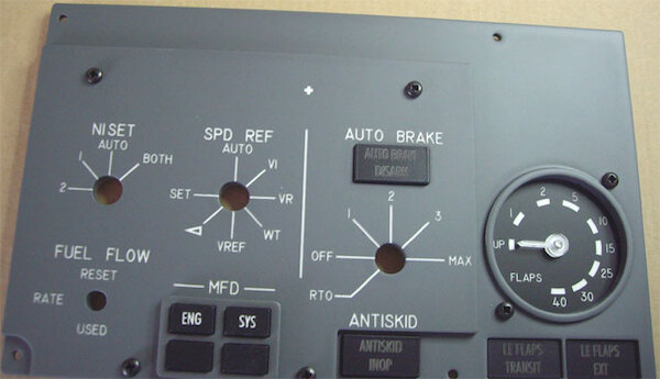 B737 Autobrakes and Flaps panel 45º P738B08