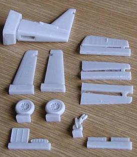 P51D-5 tail (No fillet), tailplanes, wheels (Academy, Tamiya)  U7227
