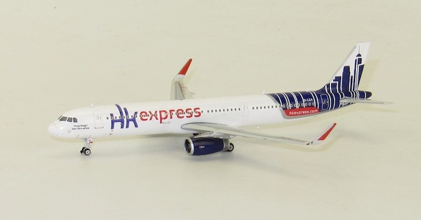 Airbus A321 HK Express B-LEA  04116